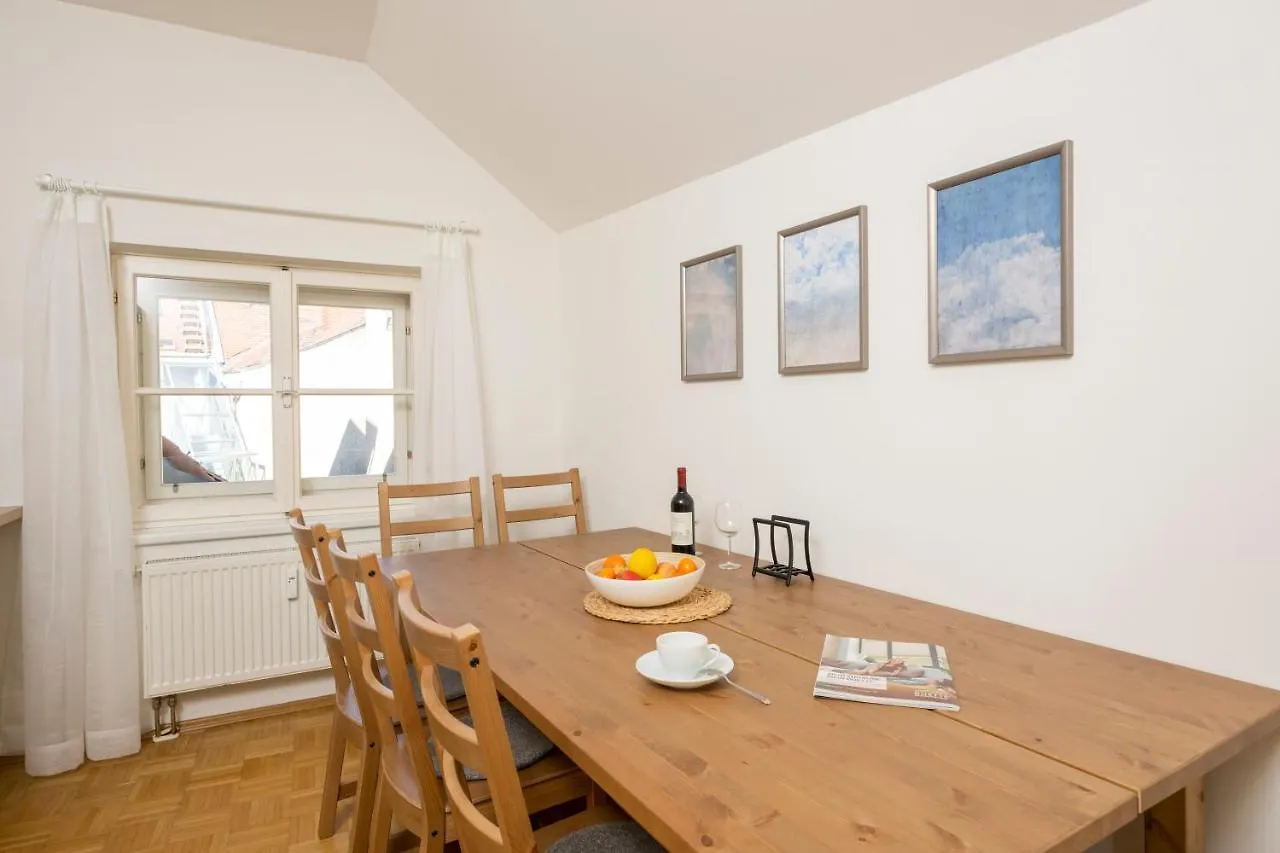Cozy Kunsthaus Graz Apartment