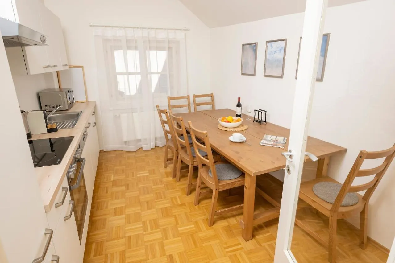 Cozy Kunsthaus Graz Apartment