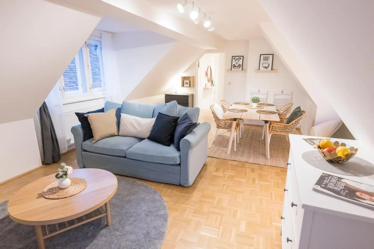 Cozy Kunsthaus Graz Apartment
