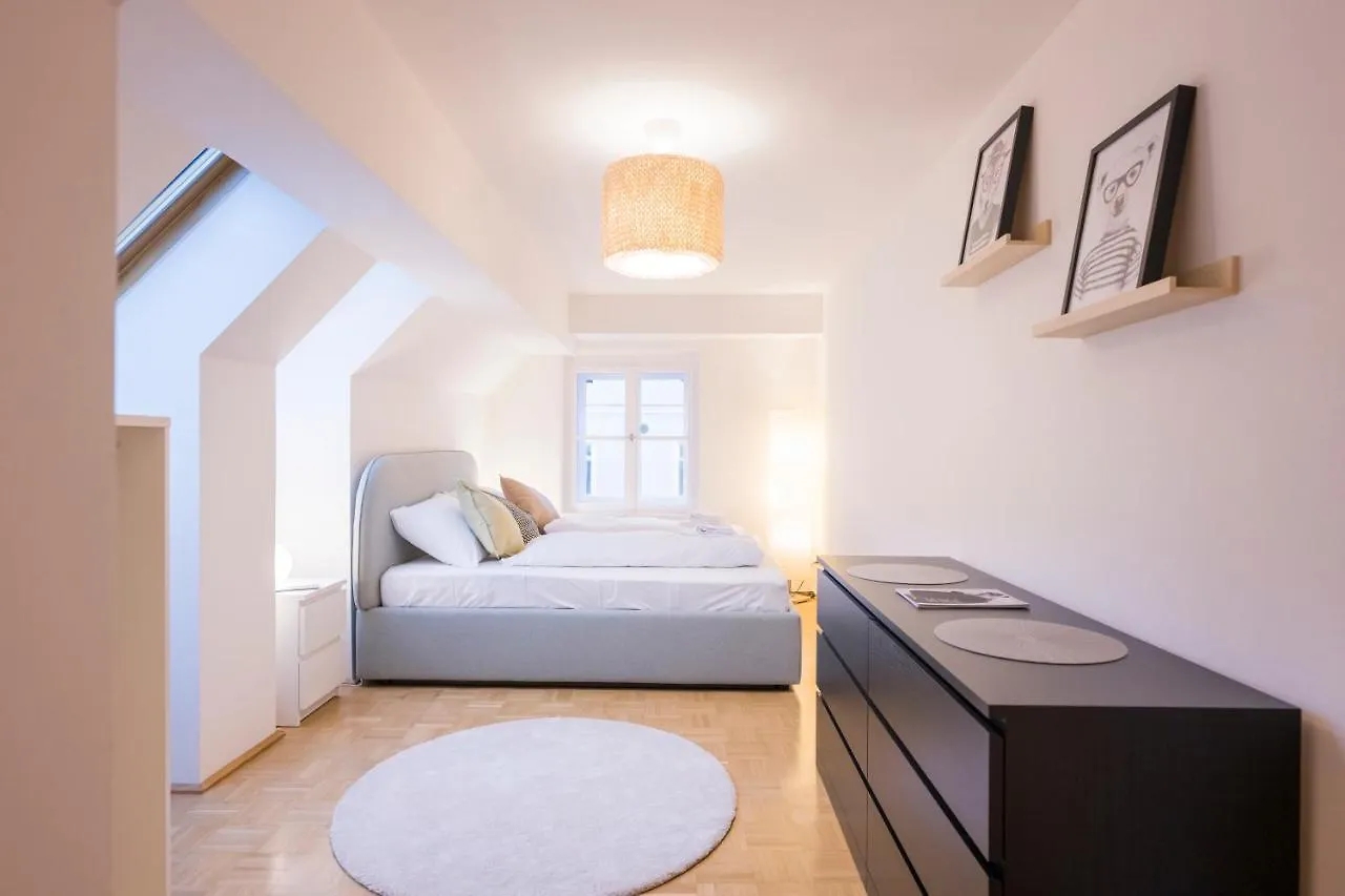 Cozy Kunsthaus Graz Apartment