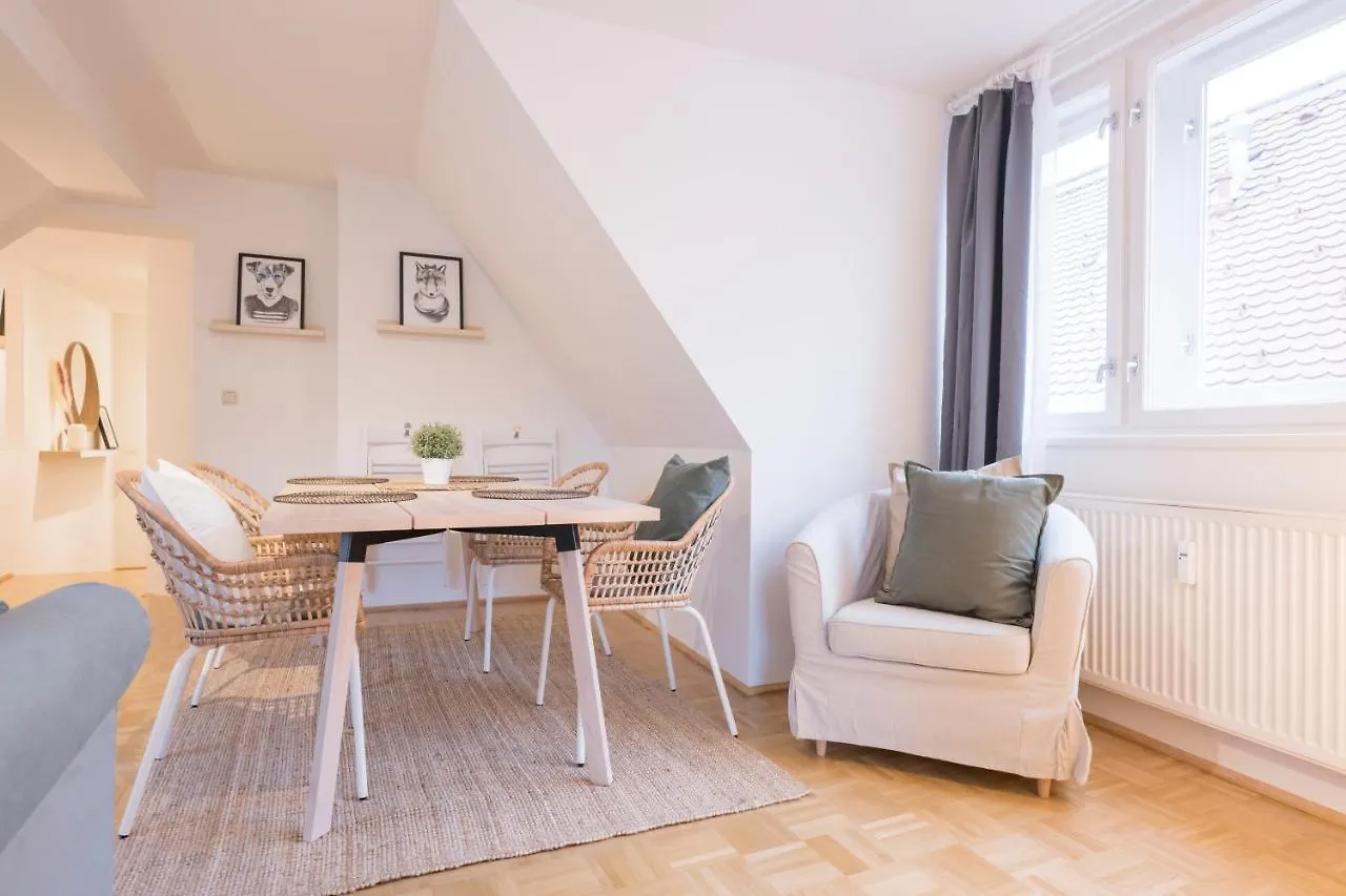 Cozy Kunsthaus Graz Apartment